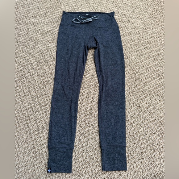 Run in Rabbit Cropped Tights - Picture 1 of 7